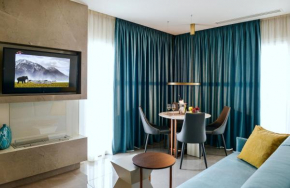 L - Suites